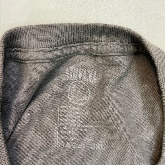 Nirvana Iconic Smiley Logo Graphic Men 3XL Gray Short Sleeve Music - Picture 4 of 5